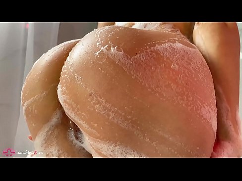 ❤️ 布鲁内特在淋浴时用振动器自慰阴部达到强烈的高潮 ❤ Quality porn